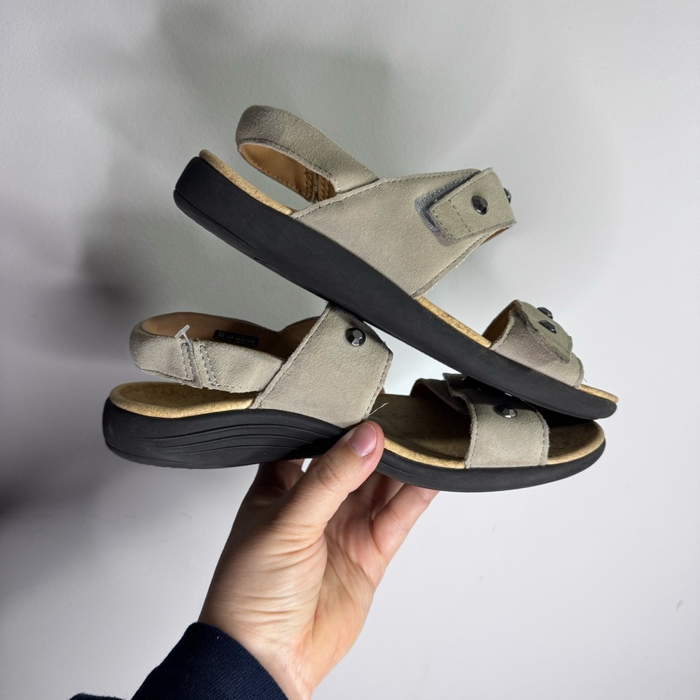Revitalign Terra Wedge Sandals Womens Size 8 Beige Leather Comfort - Picture 2 of 6